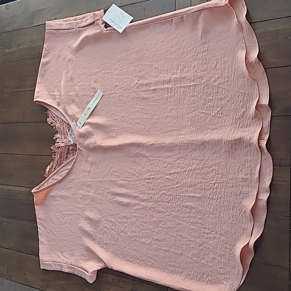She + Sky Peach Woven V-neck with lace Blouse size 2XL
